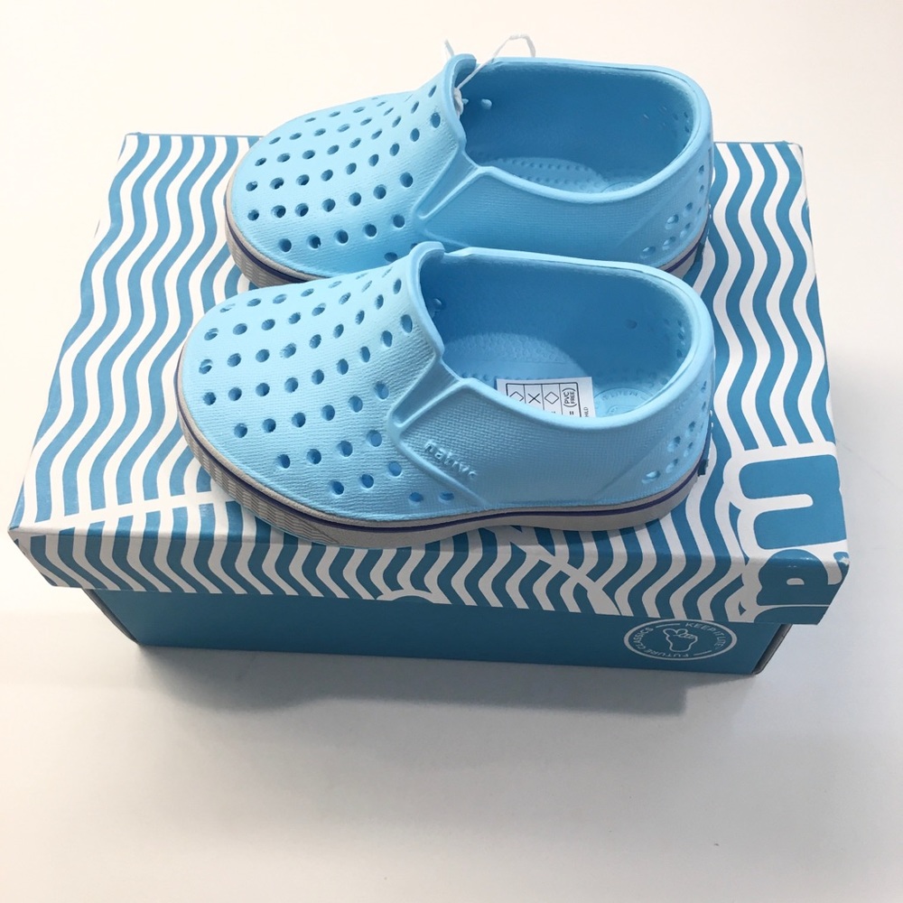 NEW! ⭐️Host Pick⭐️ Toddler Native Blue Miles Shoes - Picture 2 of 5